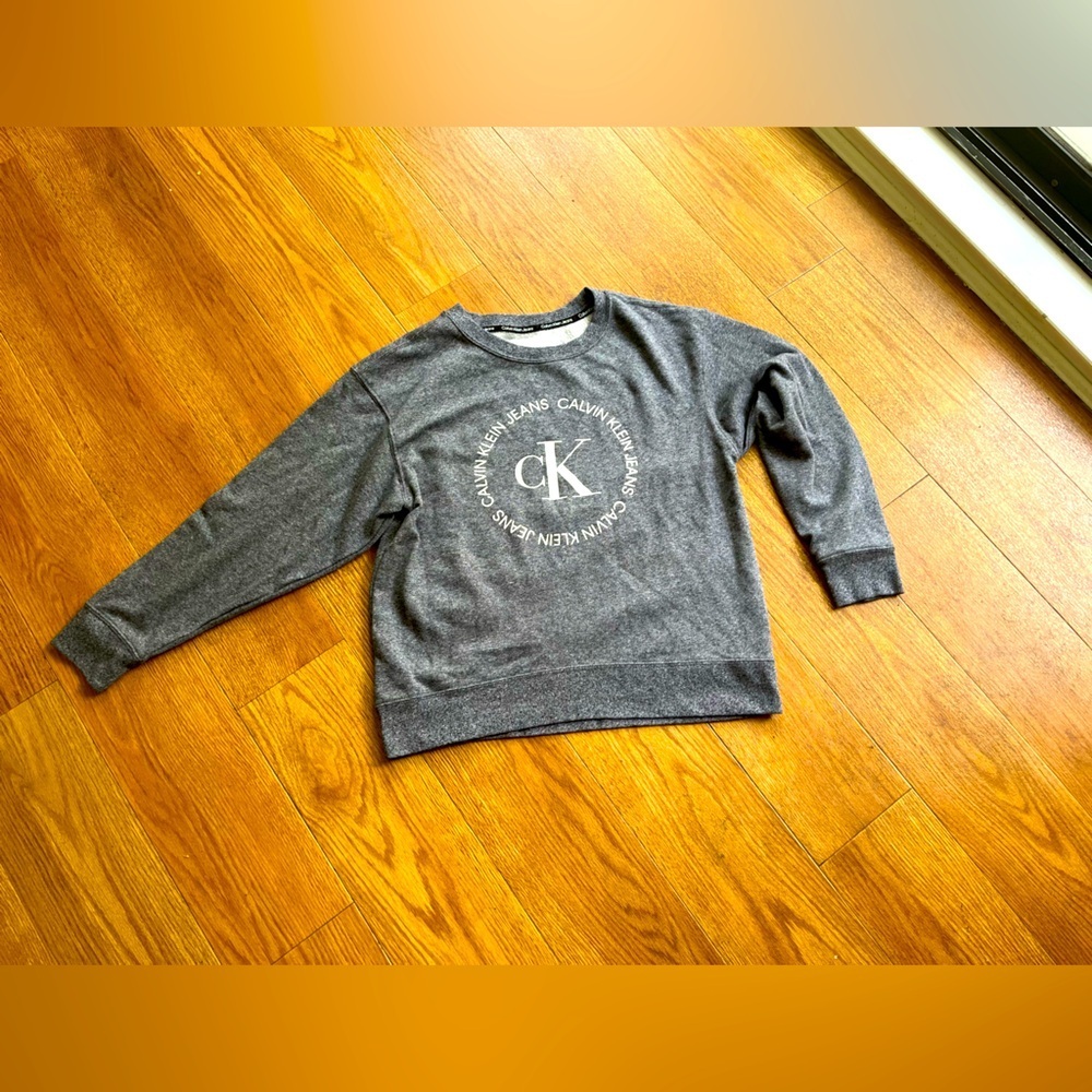 Calvin Klein Women’s Dark Grey Crewneck Sweater- Small